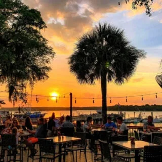 skull-creek-dockside-sunset-dining