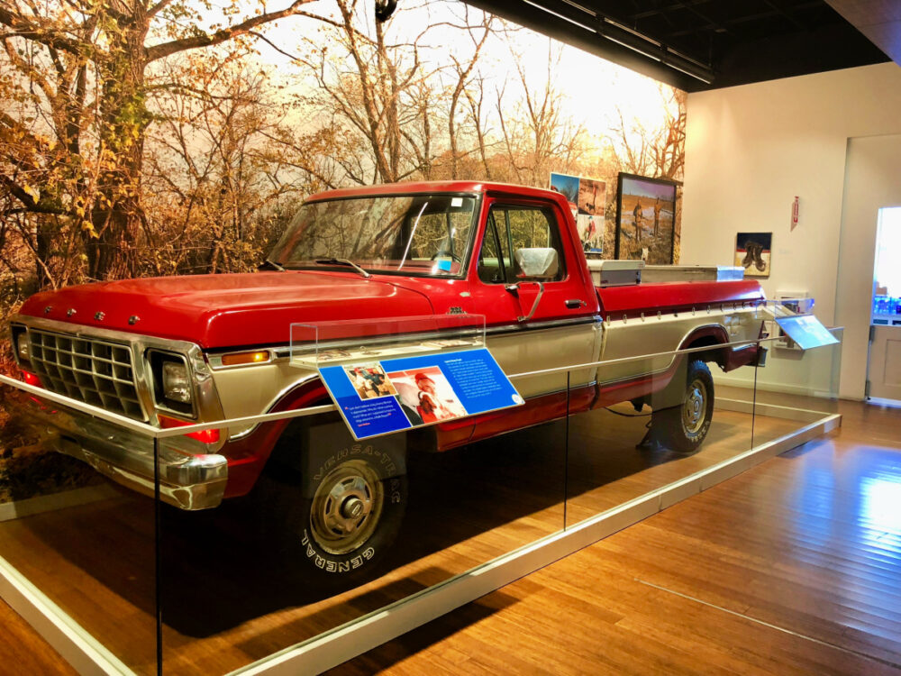 walmart-museum-ford-truck
