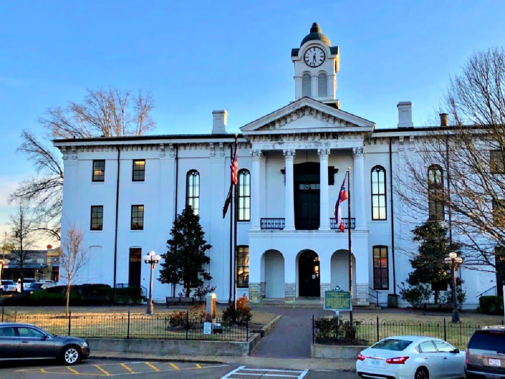 historic-courthouse-oxford-mississippi 