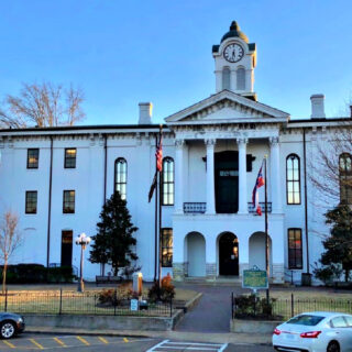 historic-courthouse-oxford-mississippi