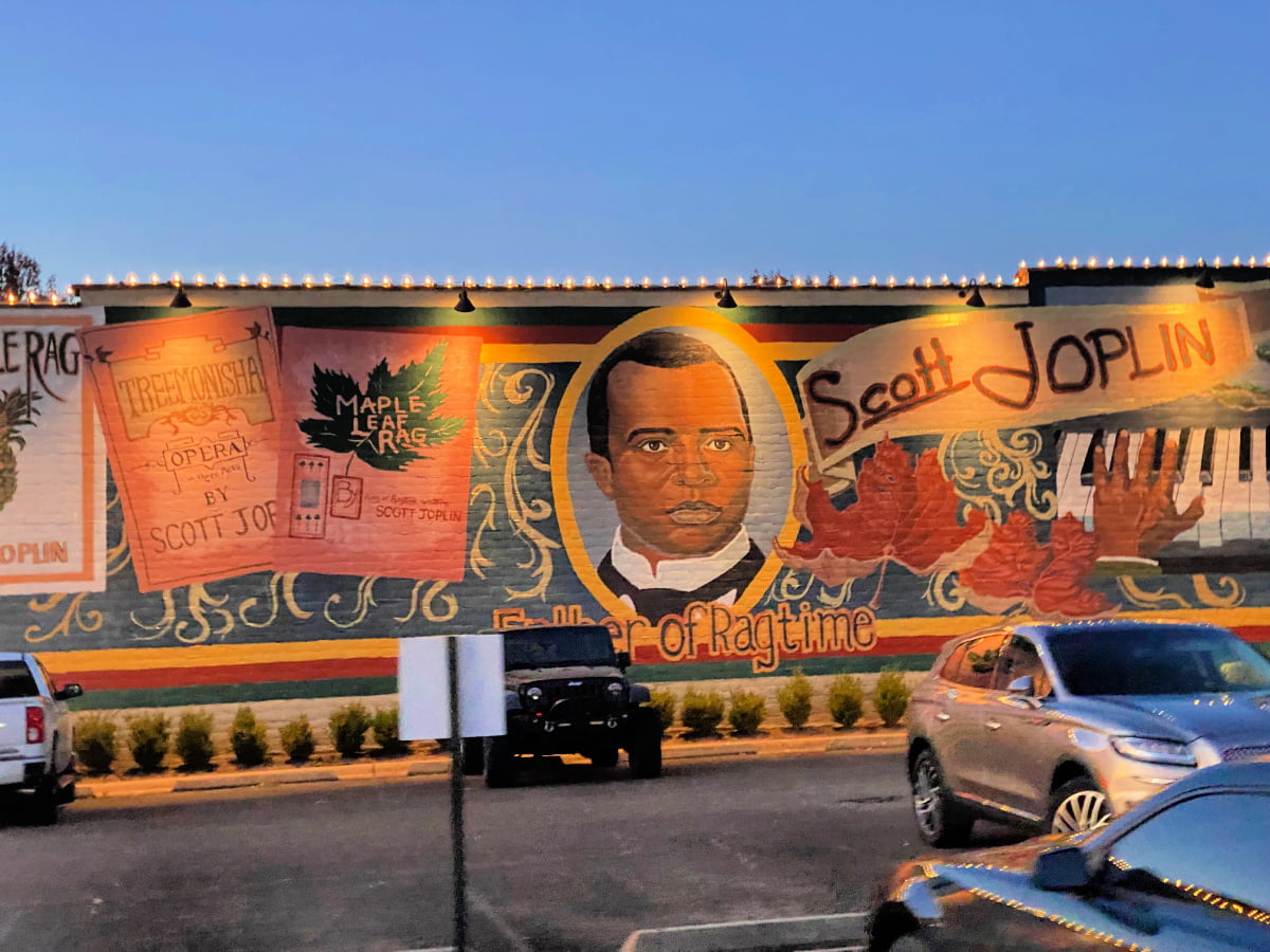 mural-in-downtown-texarkana