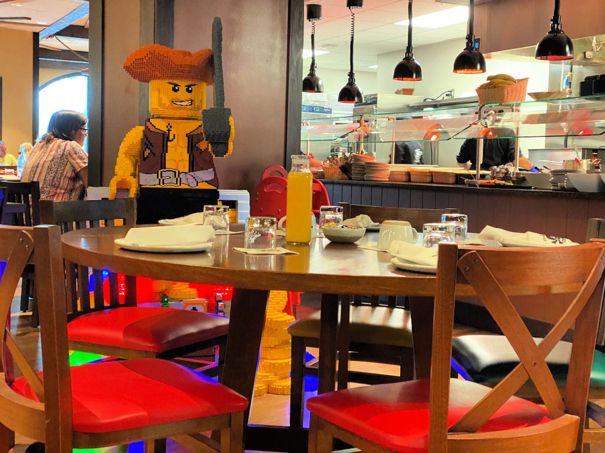 shipwreck-restaurant-at-legoland-florida