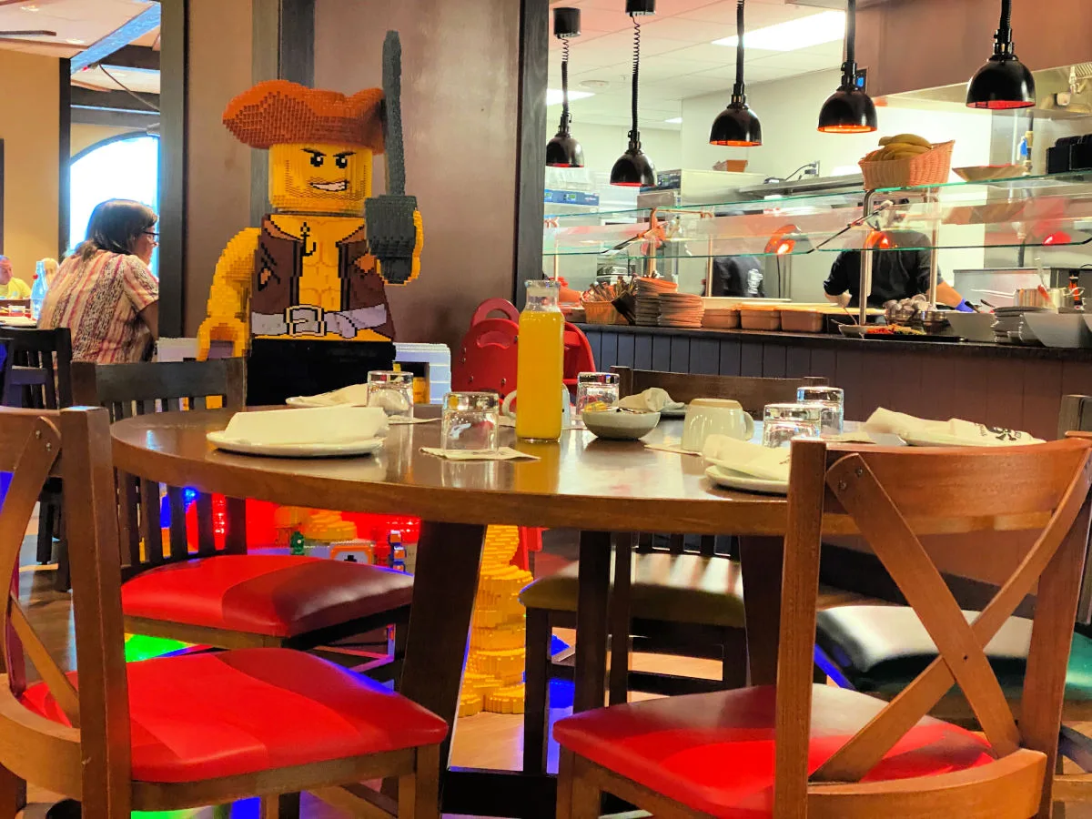 shipwreck-restaurant-at-legoland-florida
