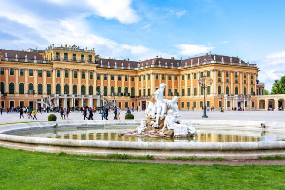 schoenbrunn-palace-front-view