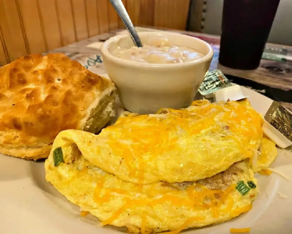 omelet-biscuit-gravy-cafe-66