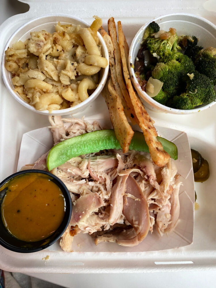 kermits-outlaw-kitchen-pulled-chicken-and-sides