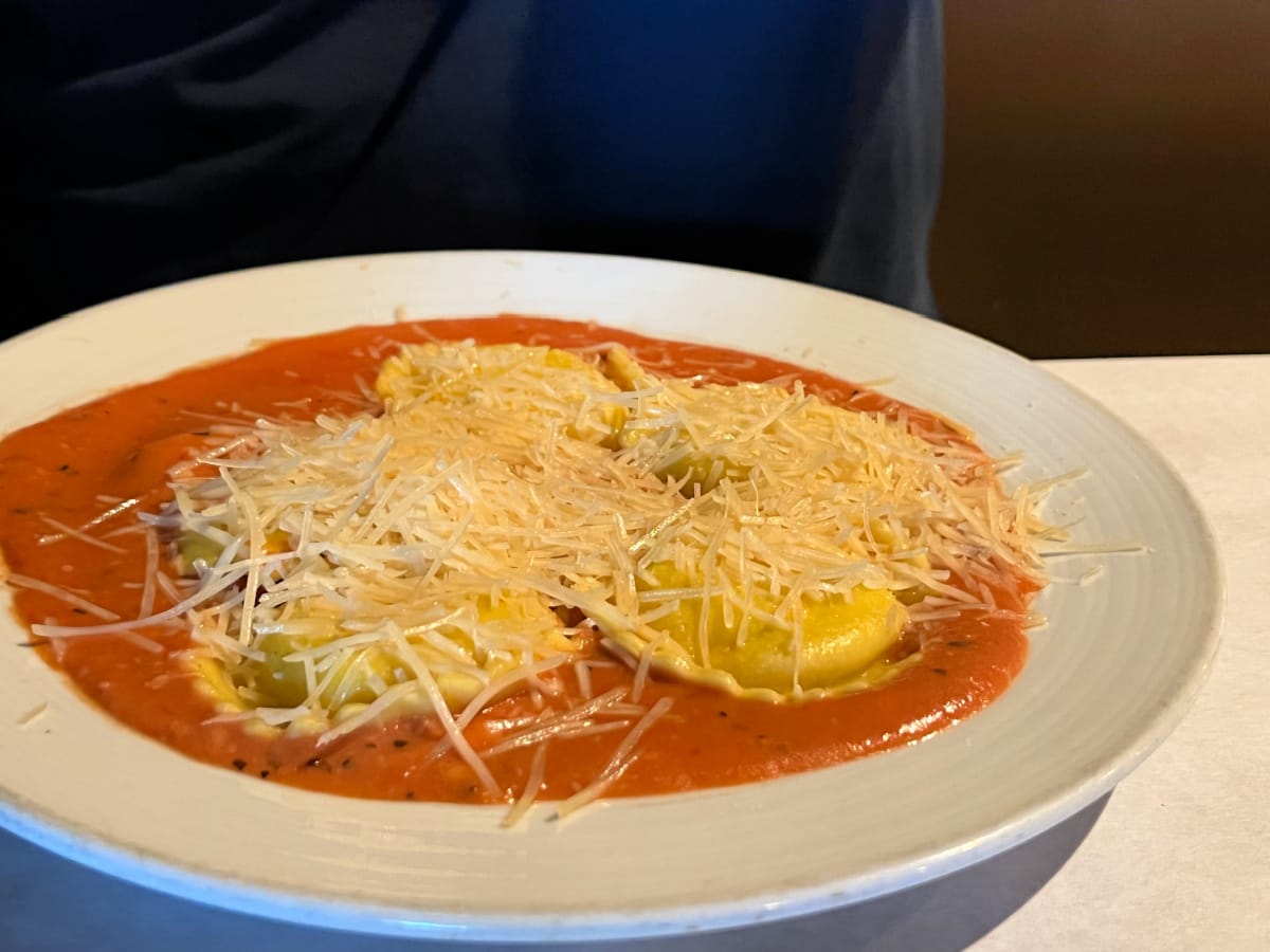 cheese-ravioli-with-marinara