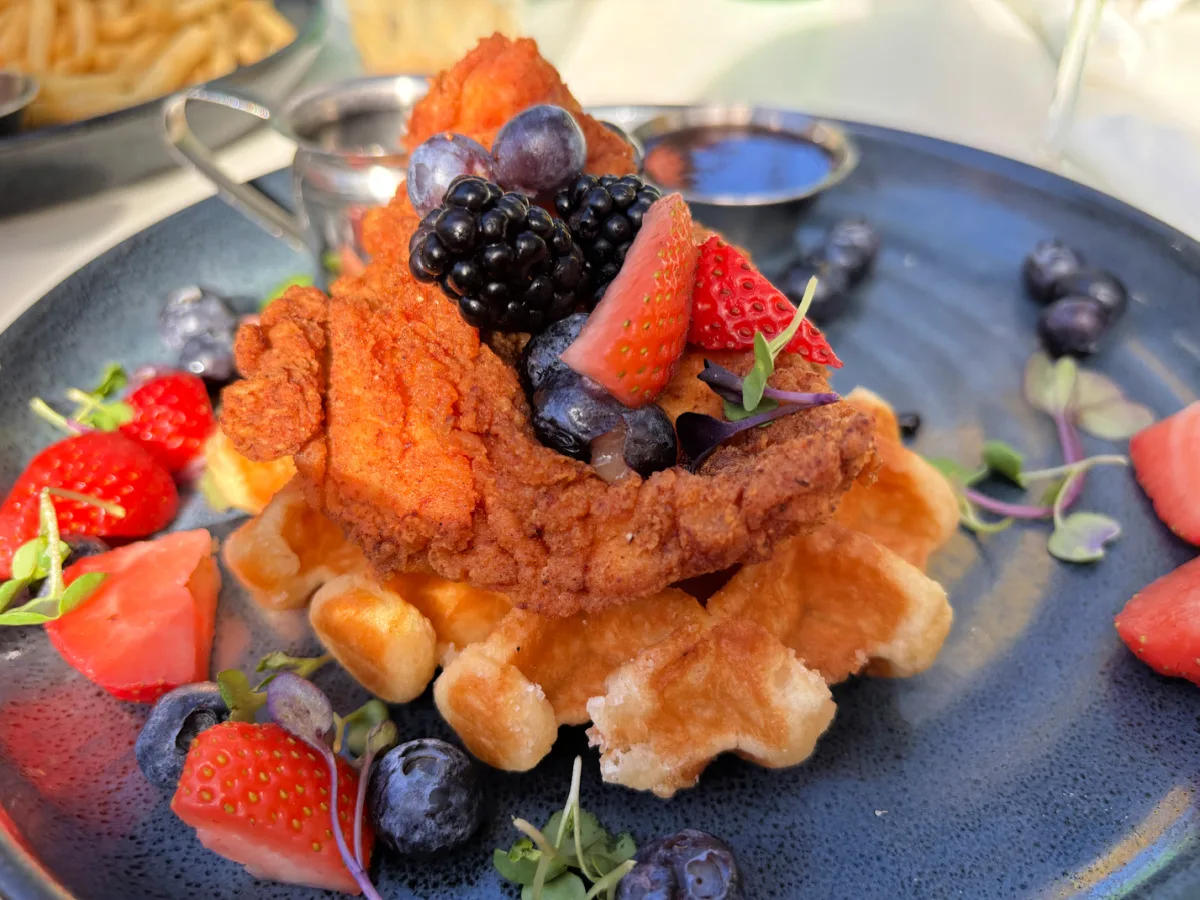 chicken-and-waffle-savannah-brunch