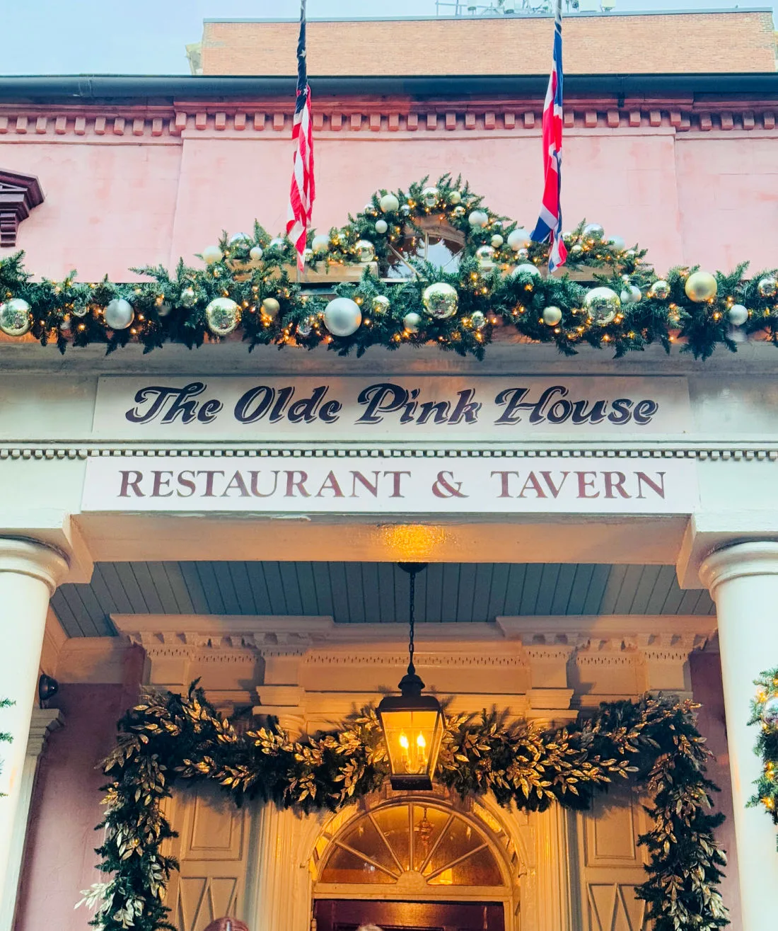 olde-pink-house-entrance