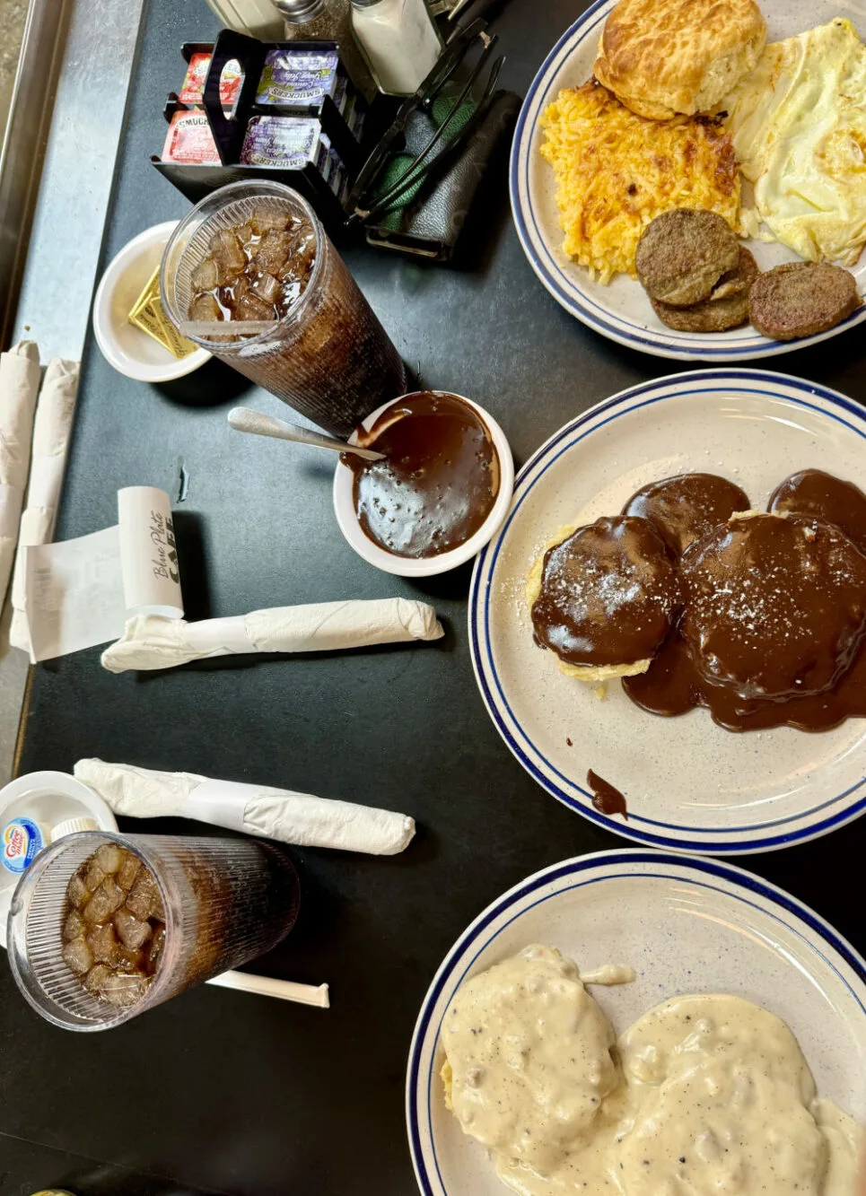 blue-plate-cafe-chocolate-gravy-biscuit