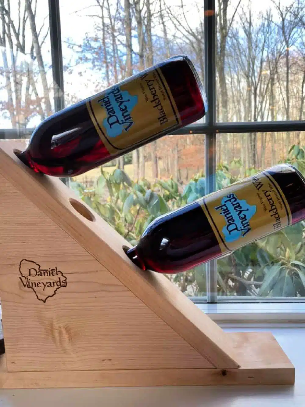 daniel-vineyards-wine-bottles