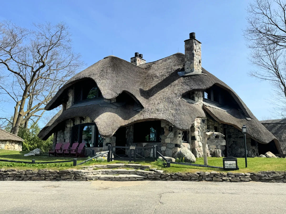earl-young-mushroom-house-michigan