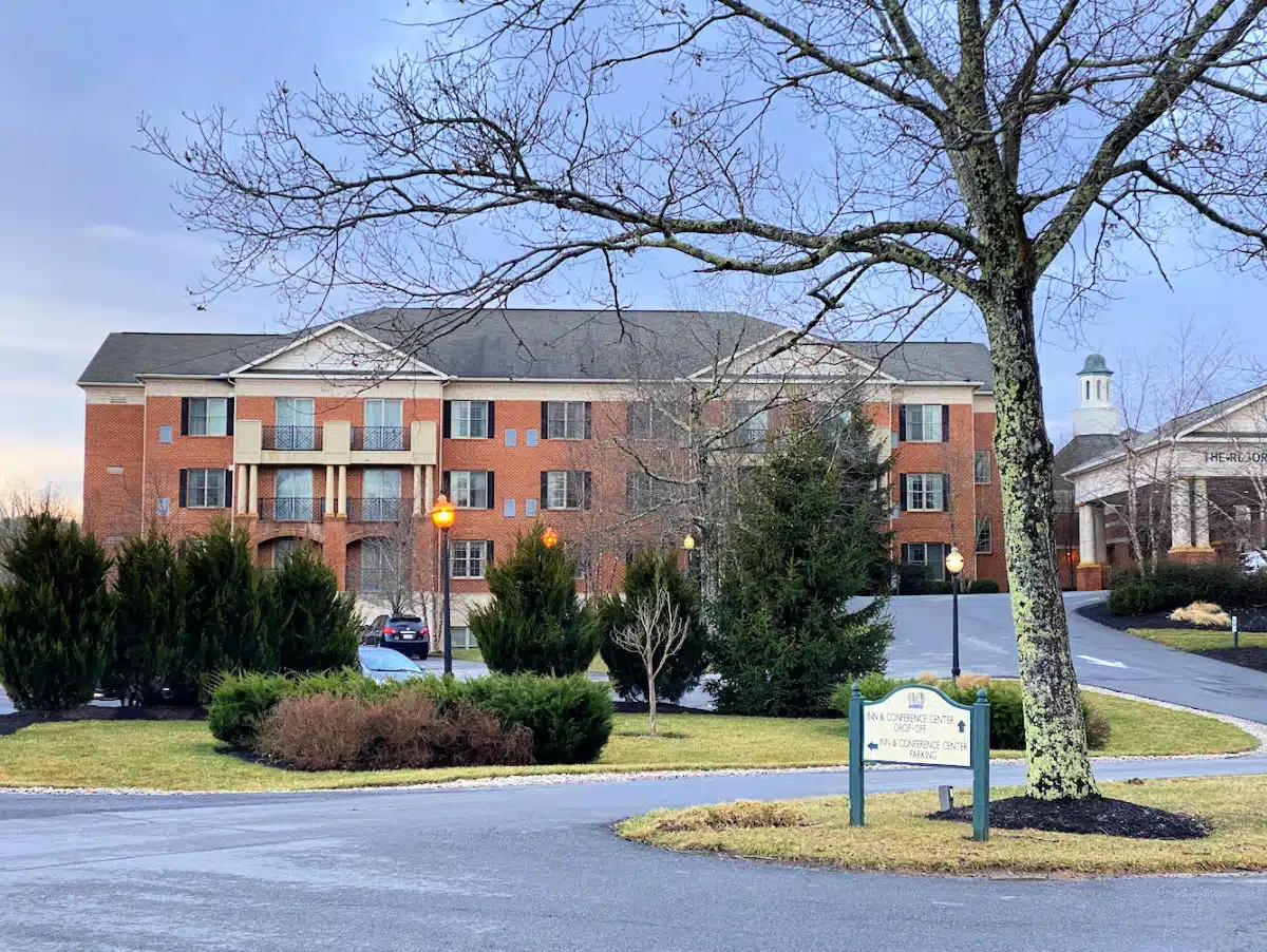 the-resort-at-glade-springs-front-view