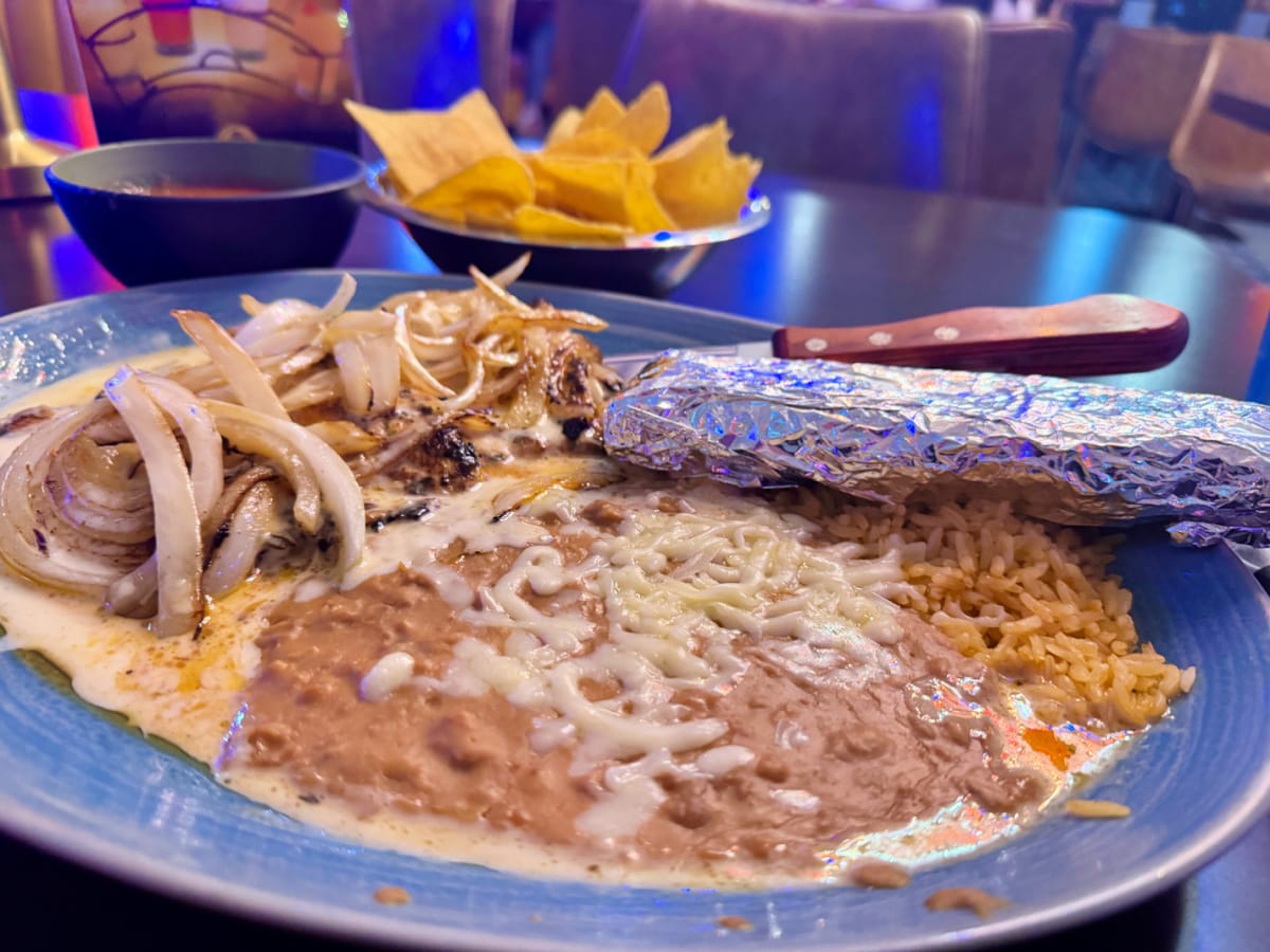 plaza-azteca-chicken-with-grilled-onions