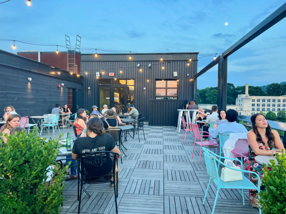 fun-things-to-do-in-pittsburgh-for-couples-rooftop-bar