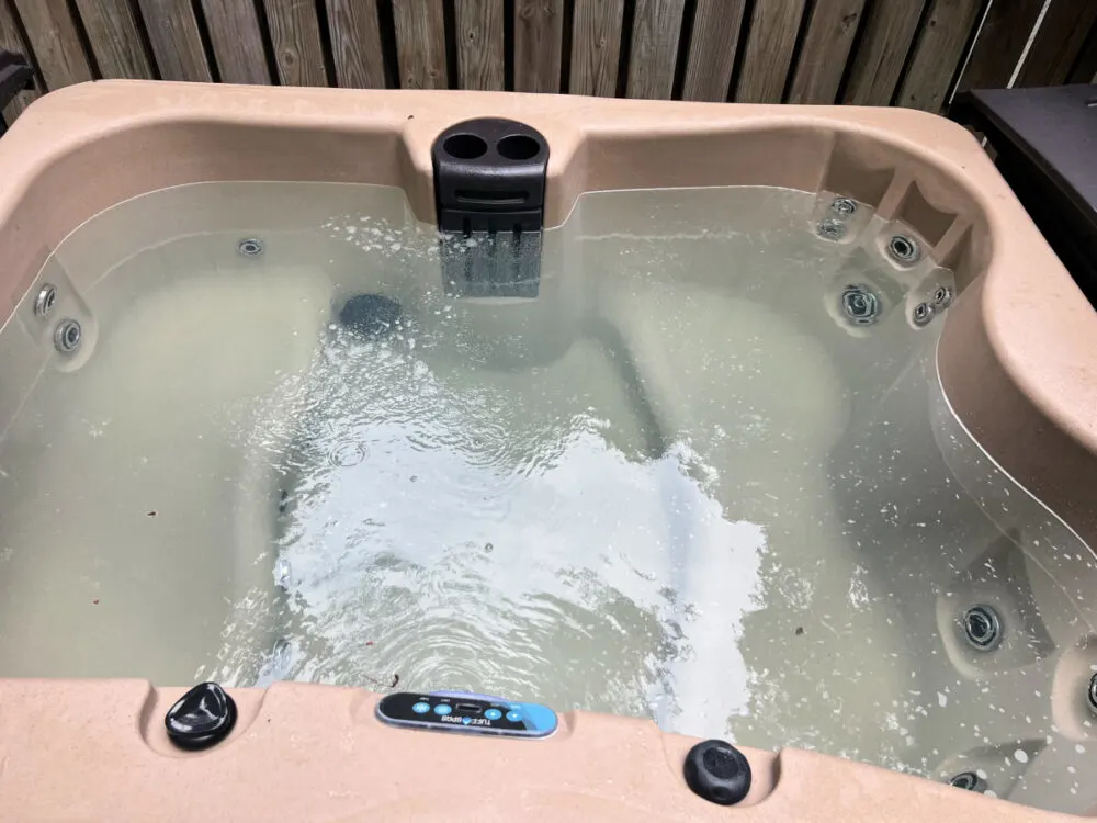 glenlaurel-cabin-outdoor-hot-tub