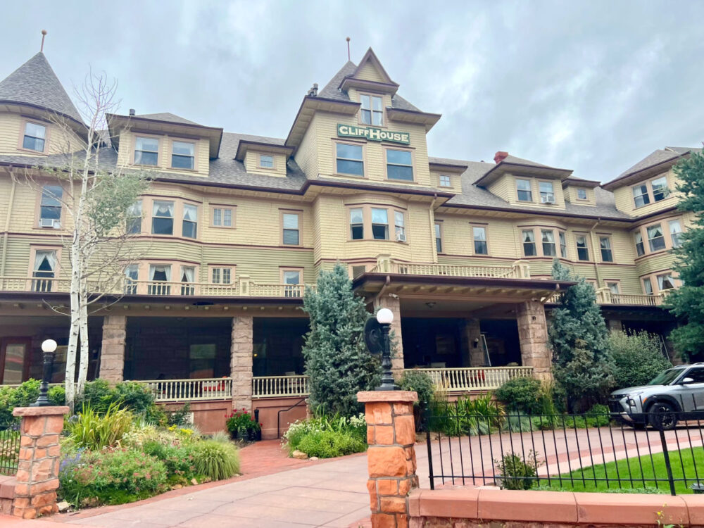 the-cliff-house-manitou-springs