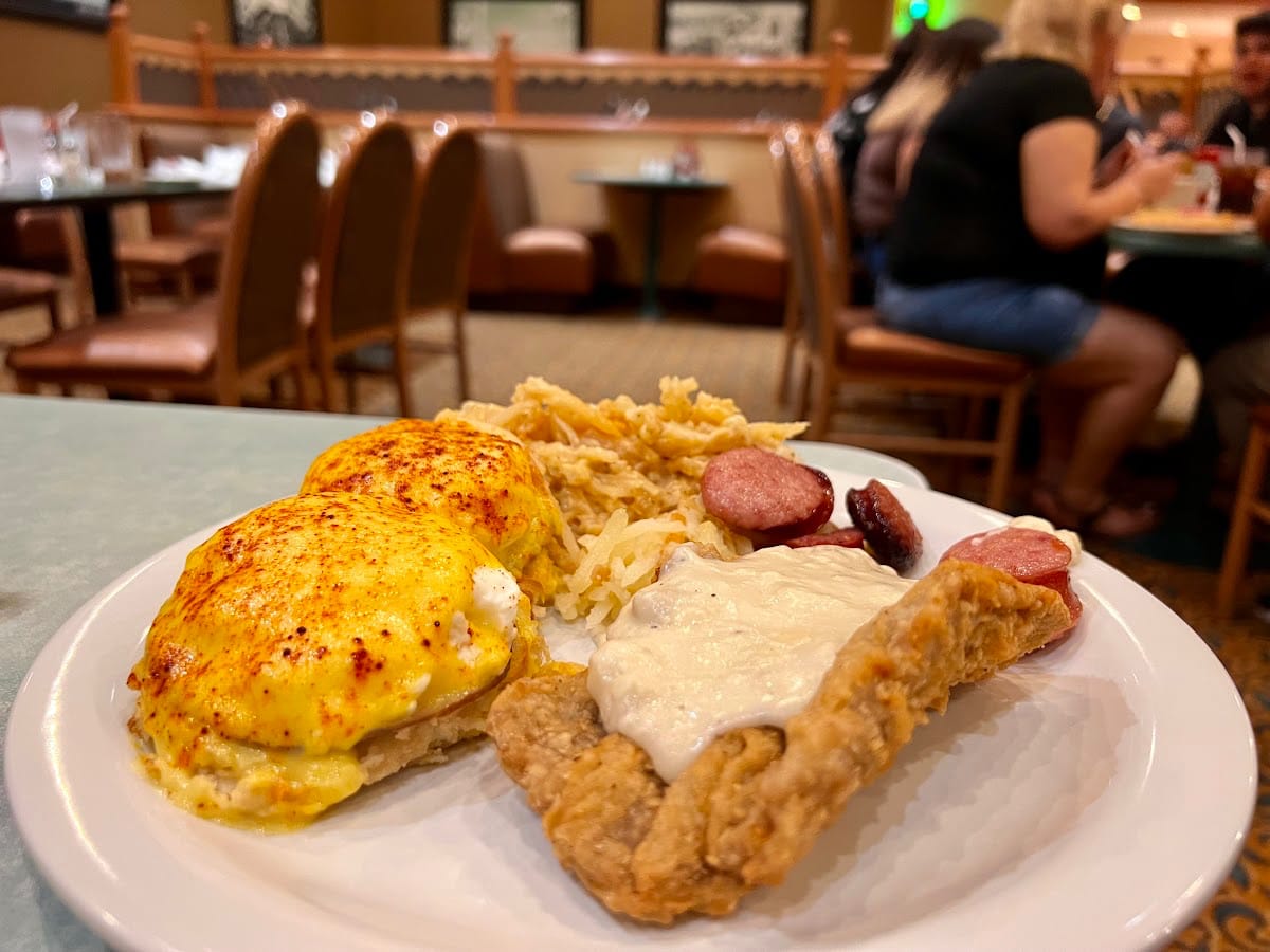 breakfast-buffet-mesa-cafe