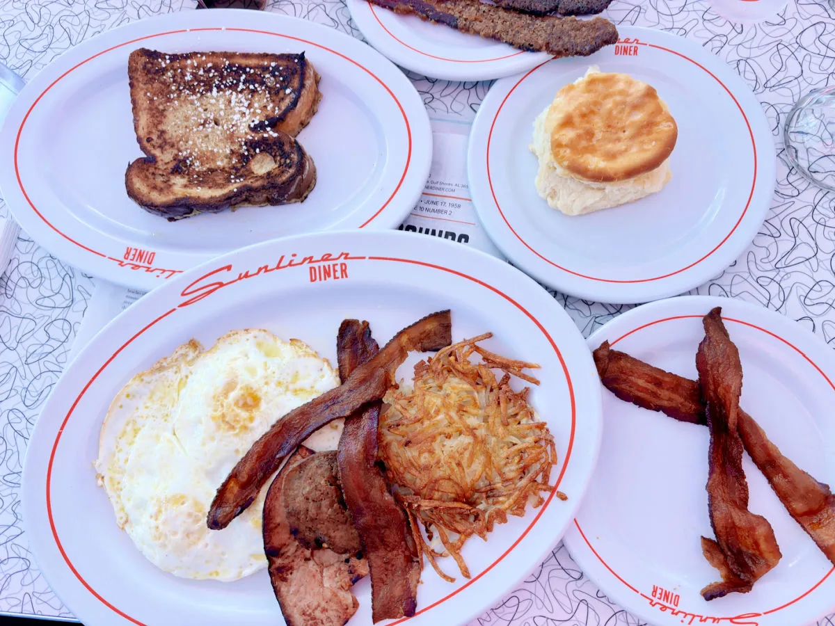 sunliner-diner-breakfast-plates