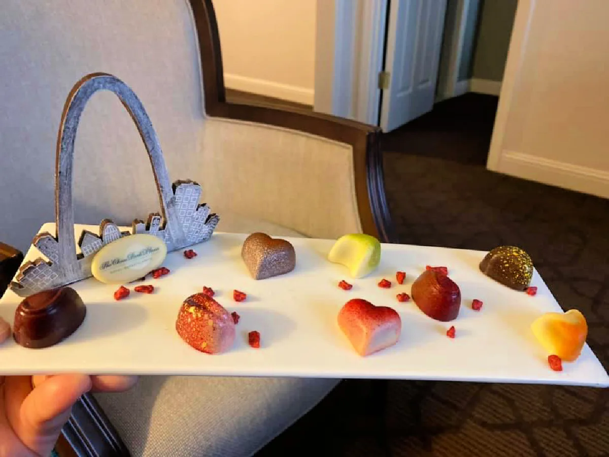 cool-places-to-eat-in-st-louis-chocolate-dessert-board