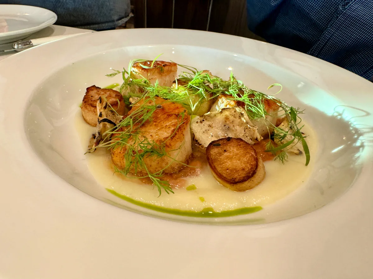 scallops-from-artisan-restaurant