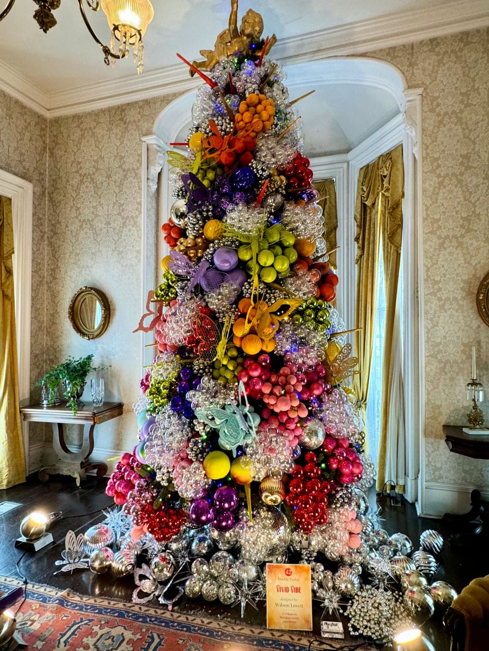 glamorous-merrehope-holiday-tree