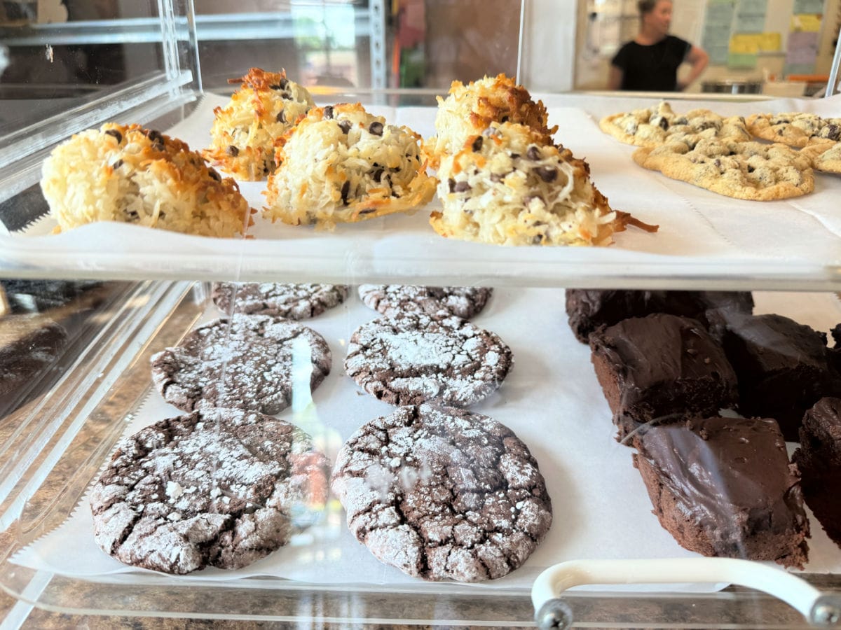 memes-bakery-clinton-ms