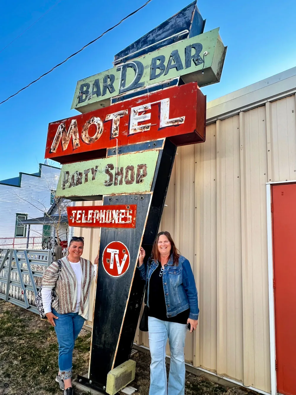 last-indian-raid-museum-neon-sign