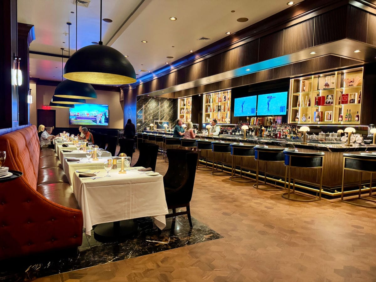 gregorys-fine-steakhouse-at-eureka