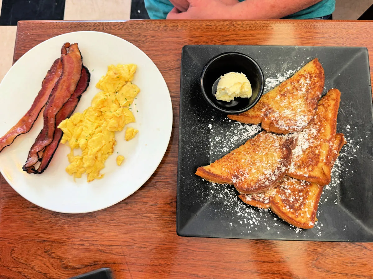 quarrier-diner-french-toast-and-eggs
