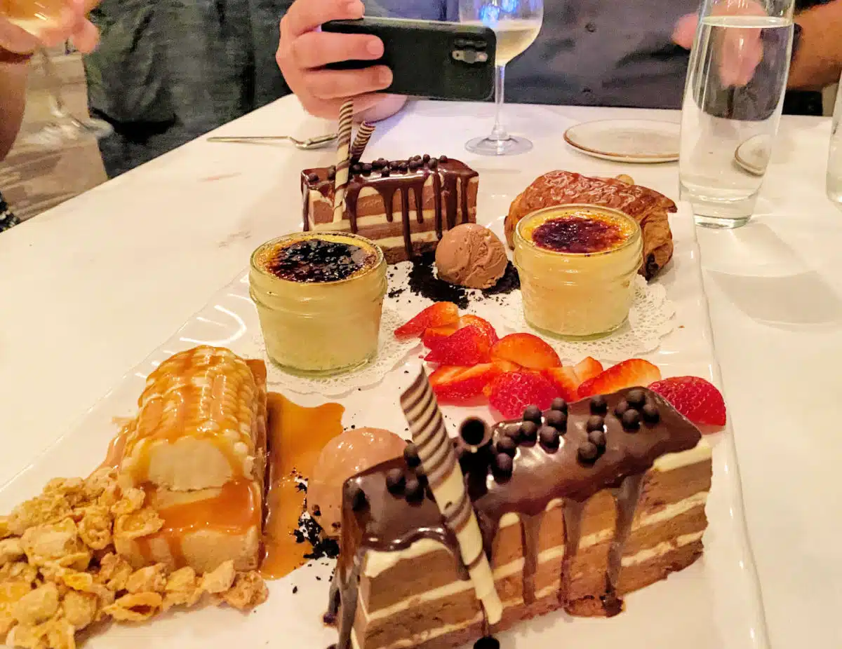 dessert-platter-from-voyagers