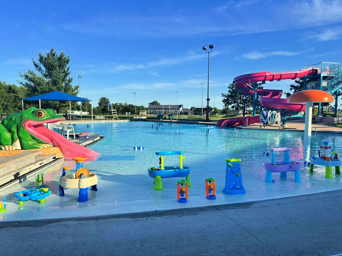 hiawatha-aquatic-park-slides-and-family-fun