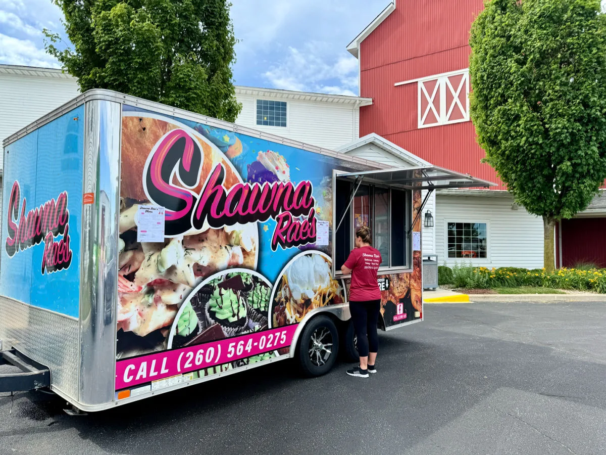 shawna-raes-food-truck