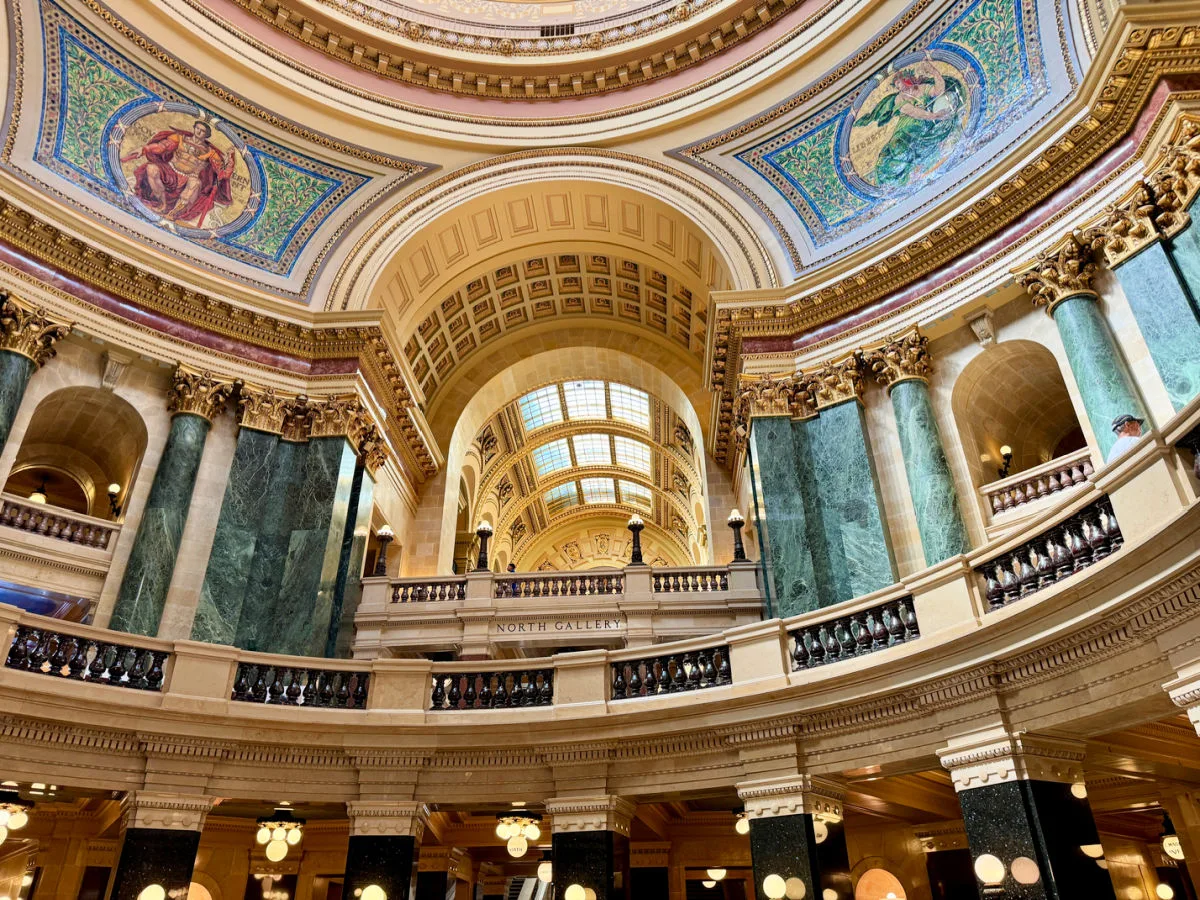 wisconsin-state-capitol-dome-and-cupola