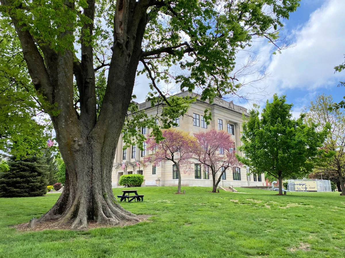 brown-county-kansas-courthouse