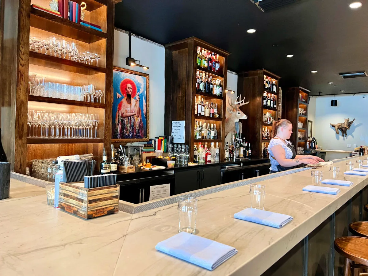 helen-restaurant-bar