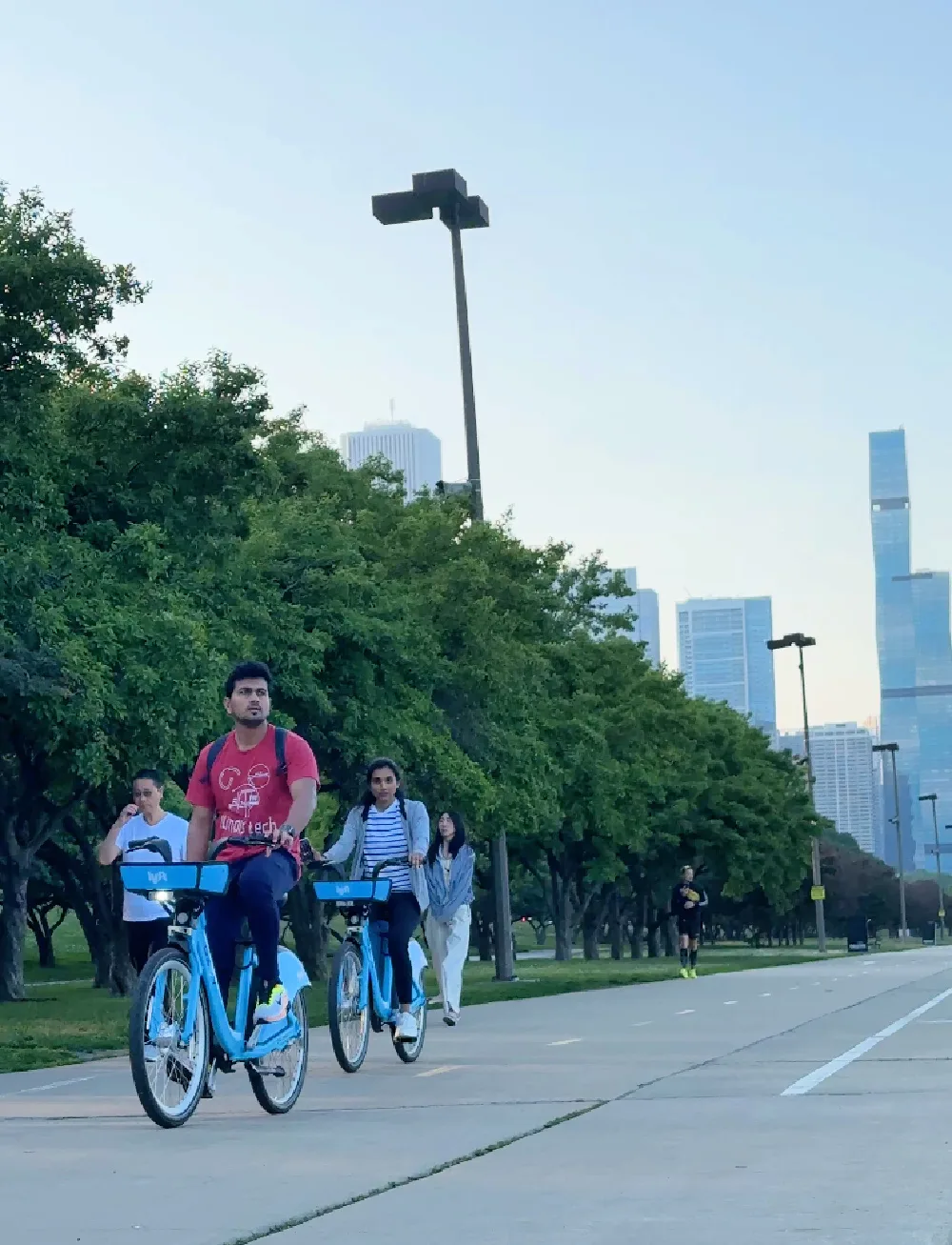 lakefront-trail-chicago-river