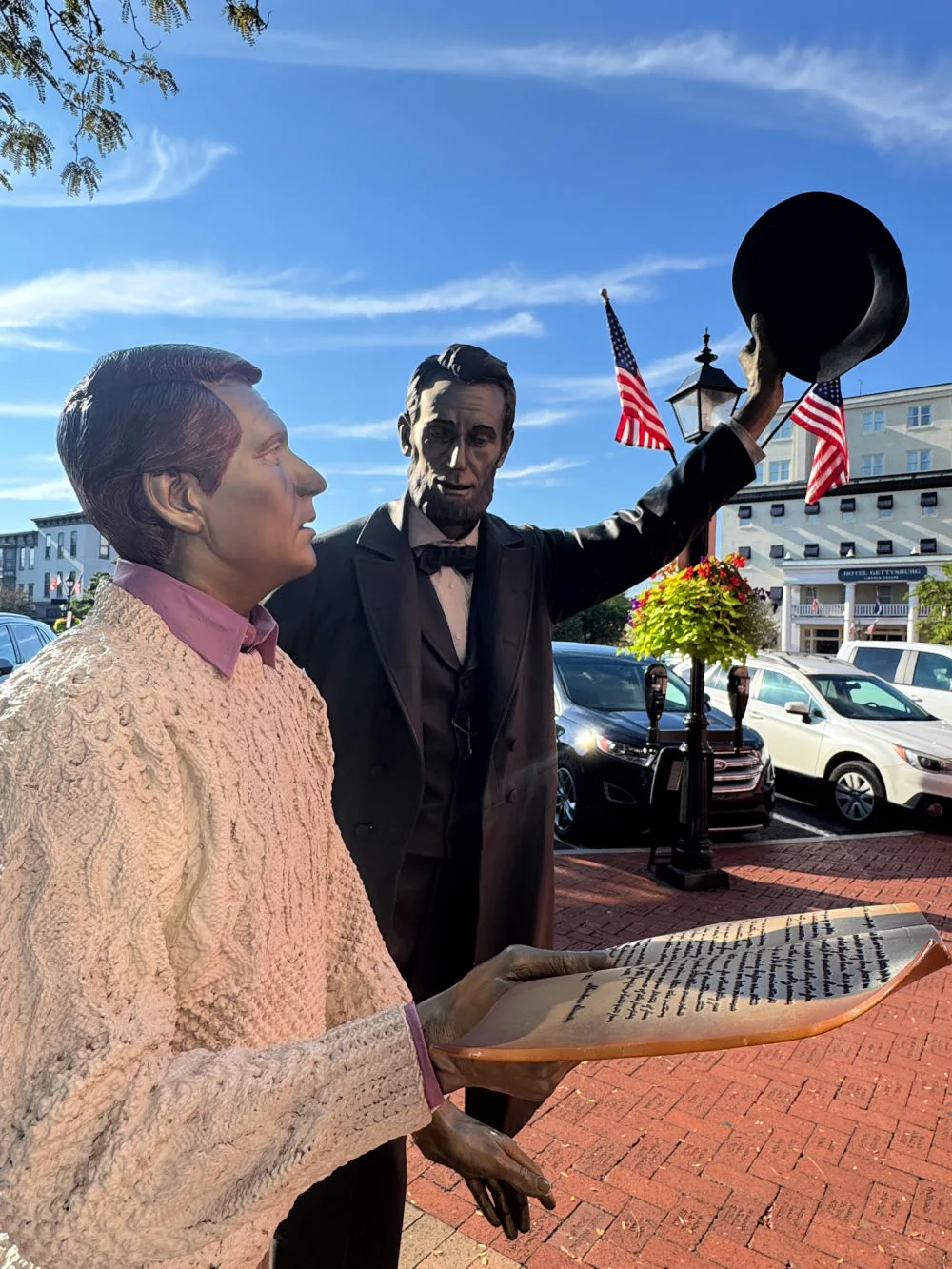 lincoln-statue-downtown-gettysburg