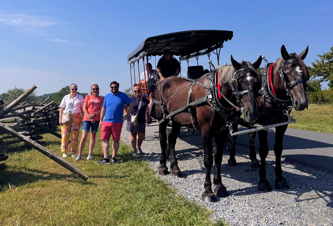horse-drawn-carriage-on-gettysburg-battlefield
