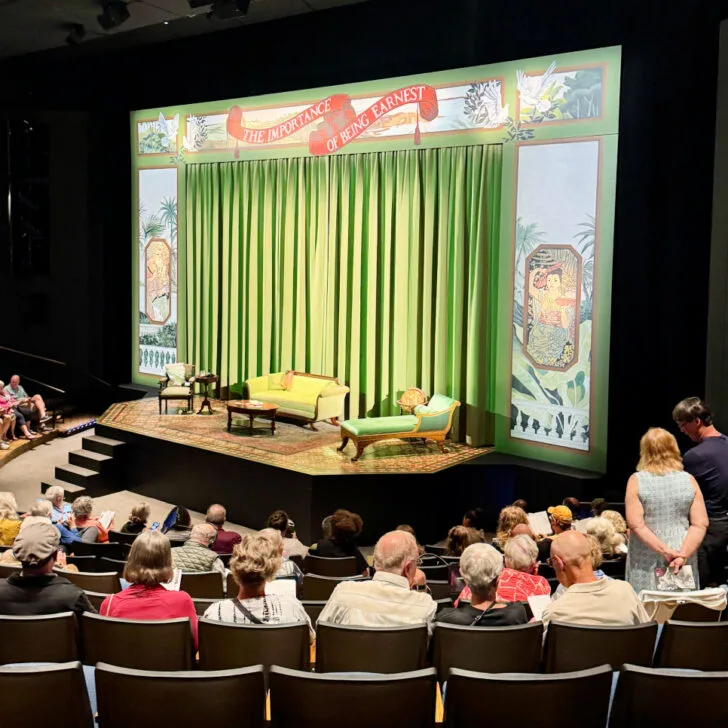 A Perfect Day in Ashland, Oregon: Where to Eat, Stay & Play