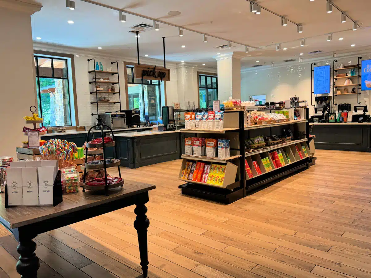 market-at-dollywood-heartsong-lodge